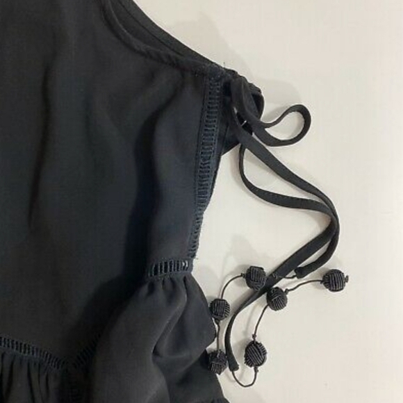 ROMEO & JULIET Flared Eyelet Peplum Top Black Sz Large Pom Poms Boho Sleeveless - Picture 5 of 11